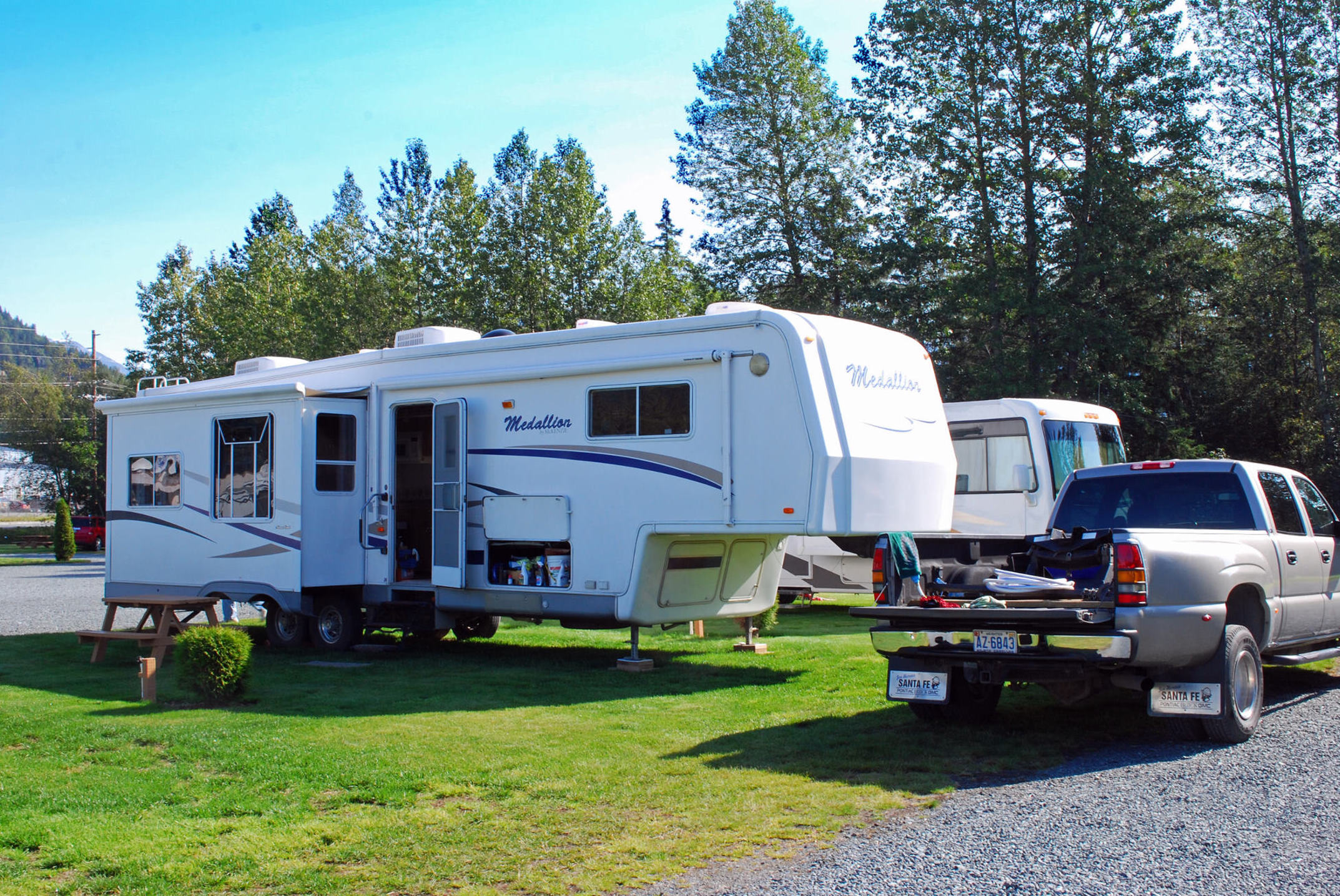 Haines Hitchup RV  Full Hookup